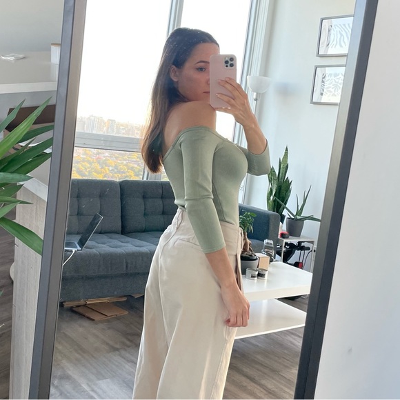 Off shoulder top - Picture 2 of 2